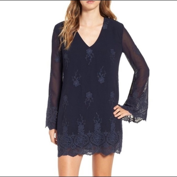 NWT WAYF Halifax Floral Embroidered Bell Sleeve Dress in Navy Sz. XS - Picture 1 of 1